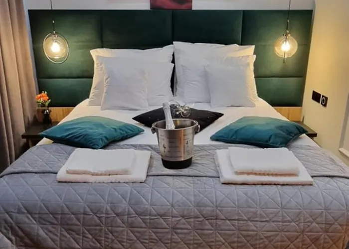 Happy Time Together Z Jacuzzi Penzion 4*